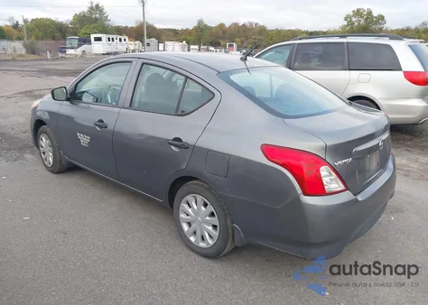 2017 Nissan Versa 1.6 S z USA, uszkodzony, nr VIN 3N1CN7AP4HL869852